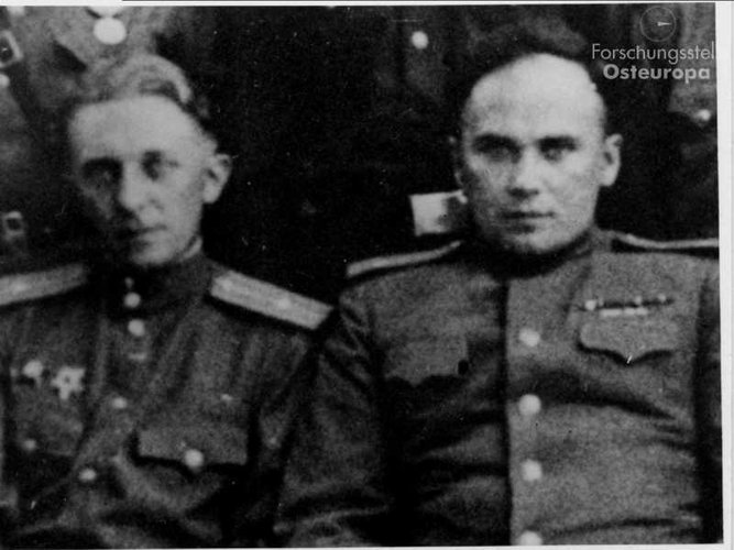 f.003 foto beliaev i zabashtanskii 1945 mai kopie_15_r .jpg